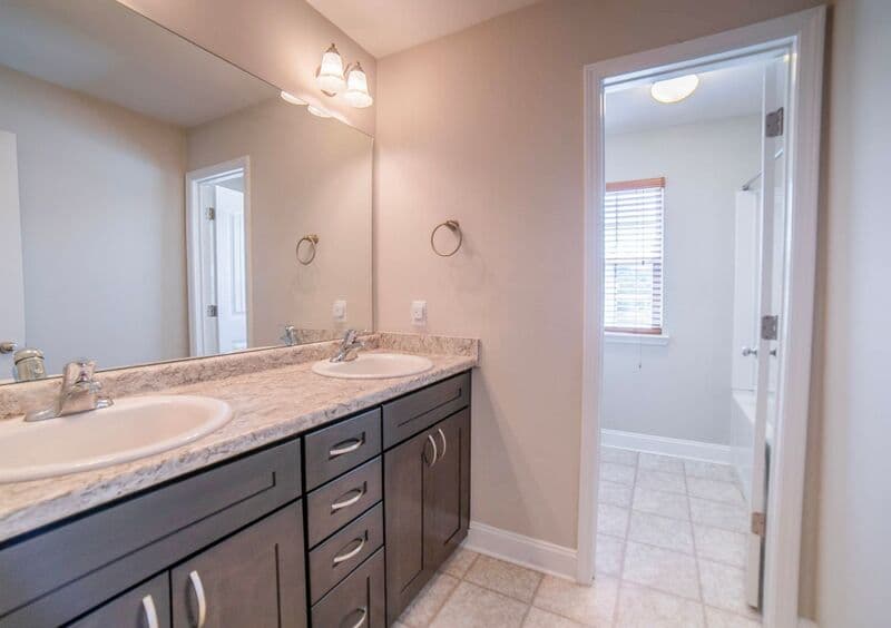 Savannah House: 126 Endicott Dr