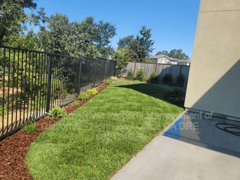 Santa Rosa House: 1581 Country Manor Drive