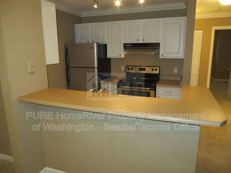Federal Way Condo: 31500 33rd PL SW