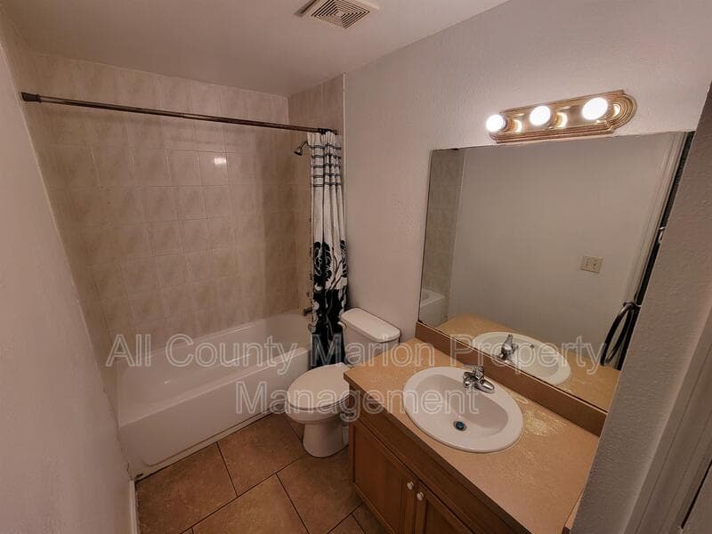 Ocala House: 2320 SW Fort King ST