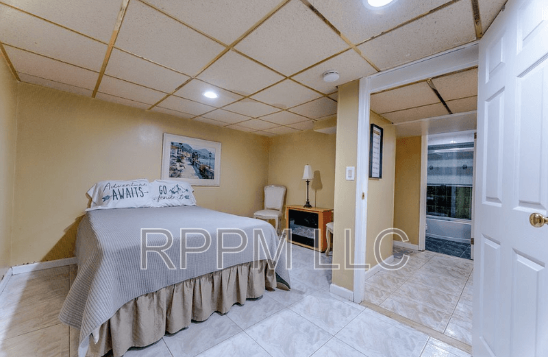 Bayonne Condo: 23 Sycamore Road