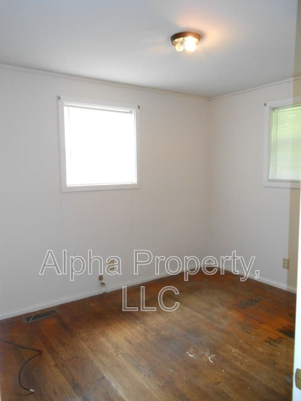 Greer House: 212 Campbell Ave