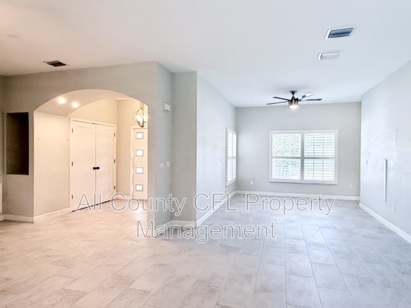 Orlando House: 2408 Corrine Drive