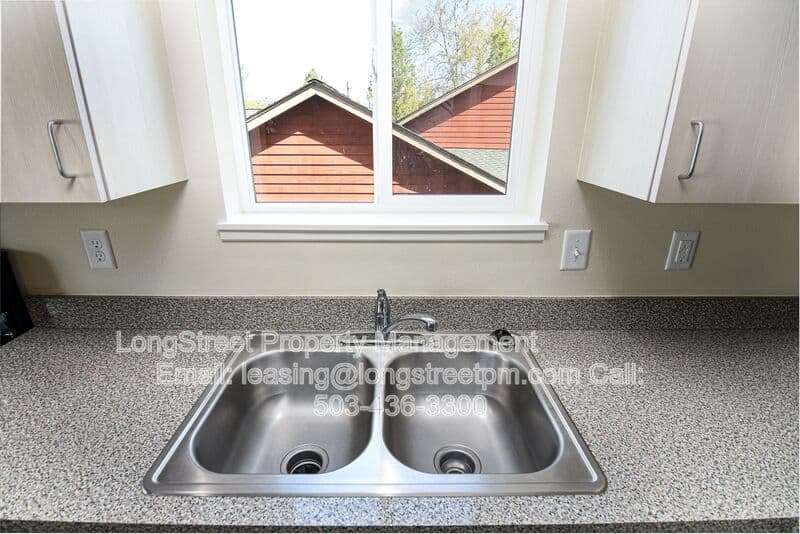 Corvallis Townhome: 1960 NW Taylor Ave