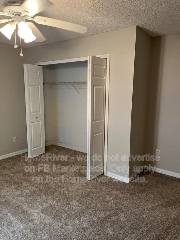 Jacksonville House: 11008 Apple Blossom Trl W