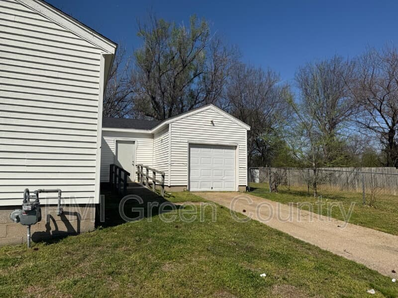 Tulsa House: 43 E 50th Ct N