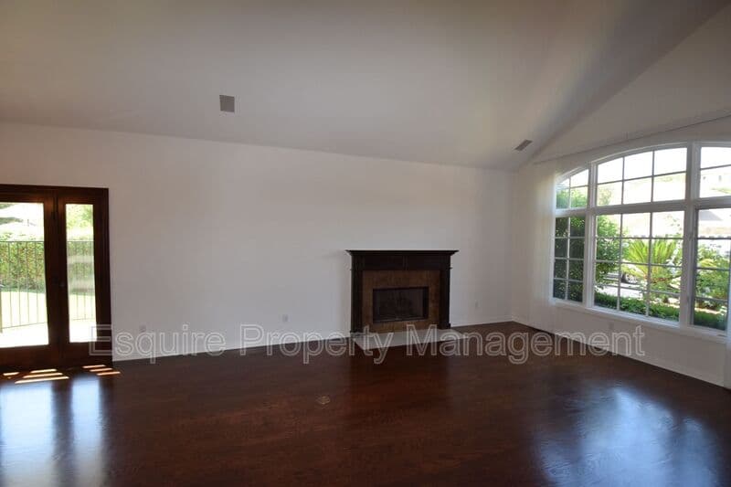 LAKE SHERWOOD House: 1674 BUSHGROVE CT