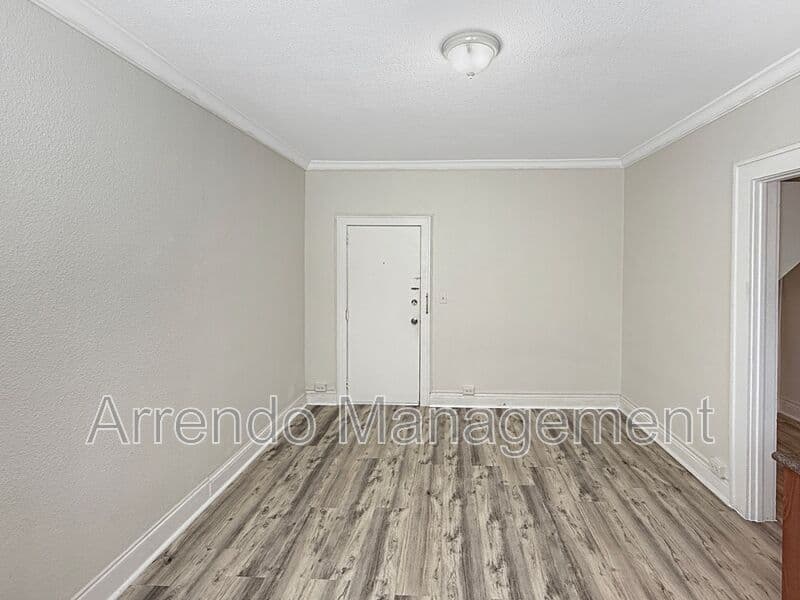 Coral Gables House: 126 Mendoza Ave