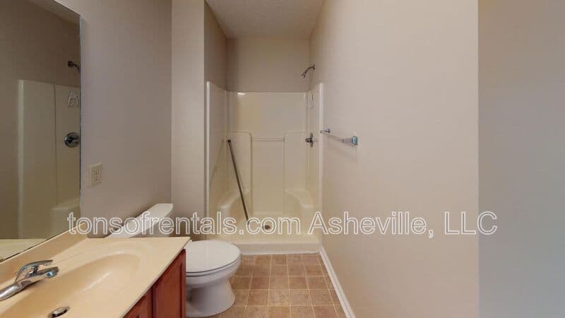 Hendersonville Condo: 157 Morningside Lane