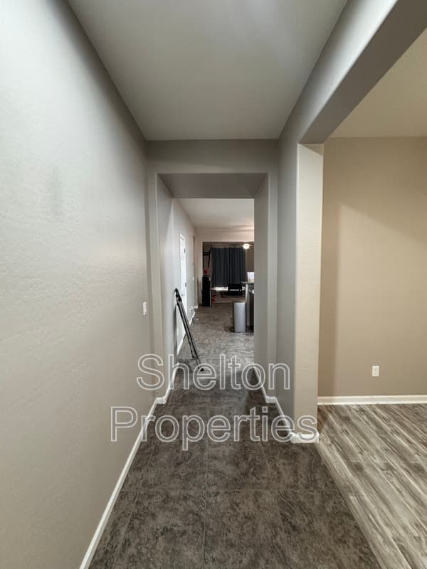 Goodyear House: 16954 W Mohave St