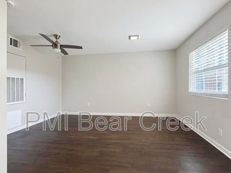 Houston Condo: 1824 Thonig Road