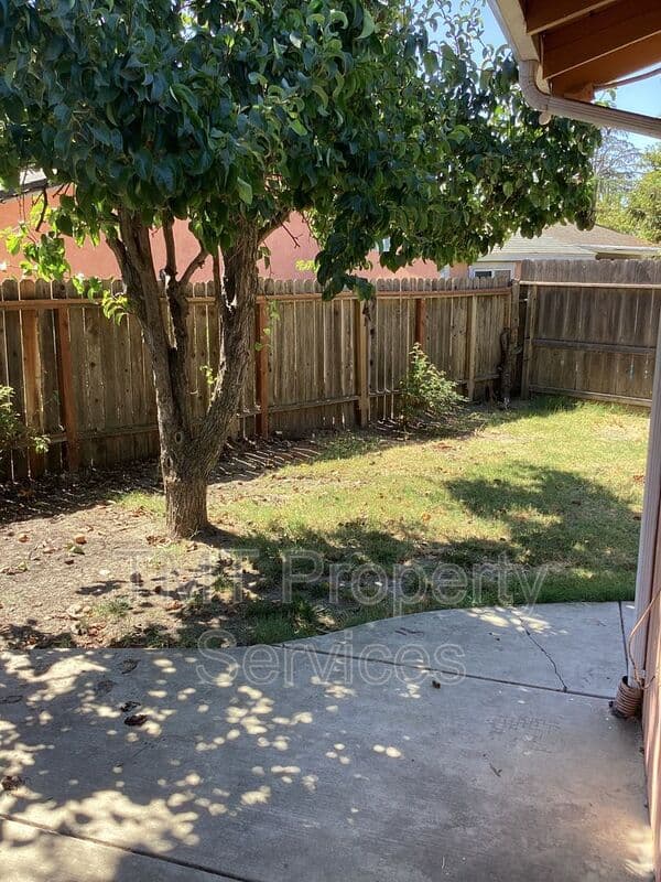 Stockton House: 226 Kilt Ct