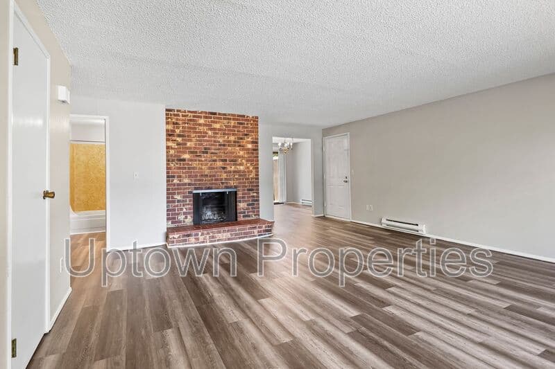 Beaverton House: 5660 SW 180th Ave