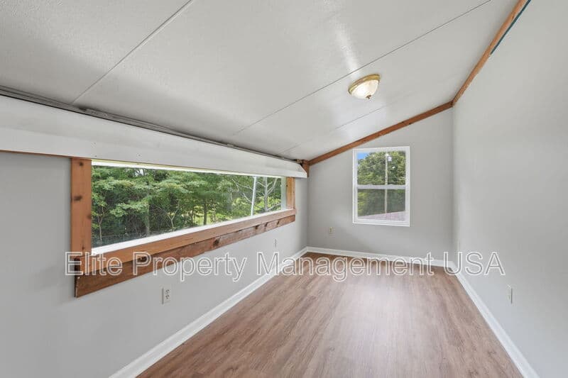 Flowery Branch House: 7134 Williams Road