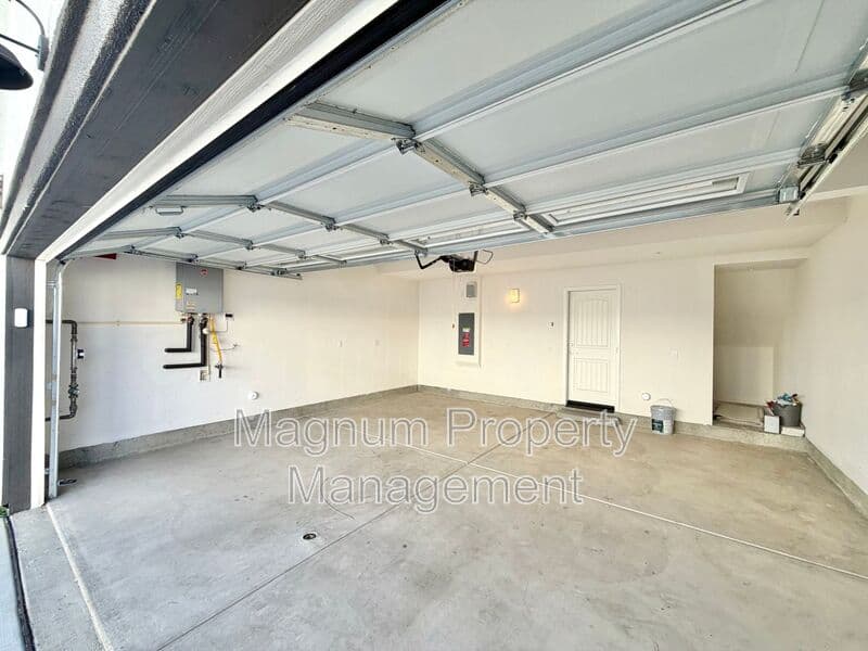Murrieta House: 41974 Emelia St.