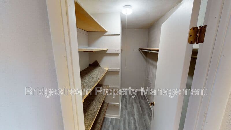 Englewood House: 124 Chestnut Street