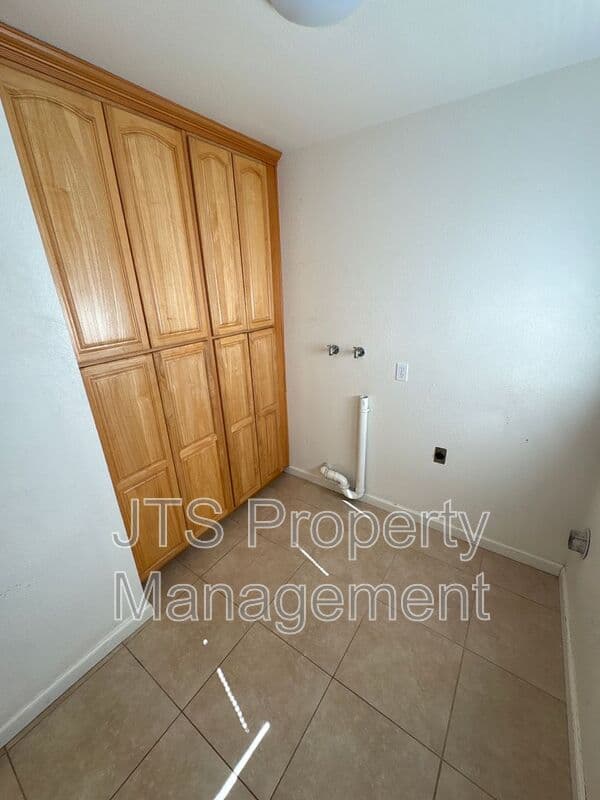 Sacramento House: 4095 69th Street
