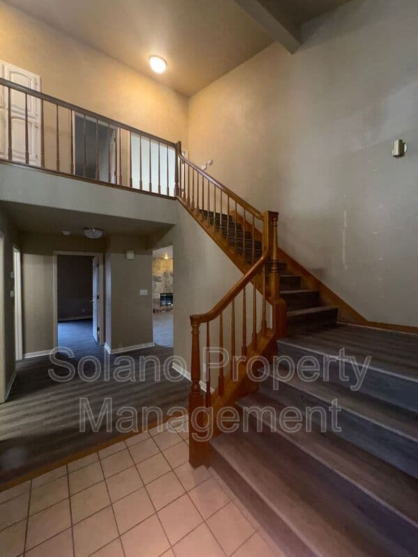 Fairfield House: 3426 Glen Ellen Dr