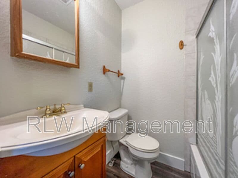 Umatilla Condo: 11 N. Central Ave.