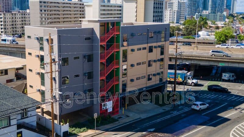Honolulu Condo: 1407 Pensacola Street