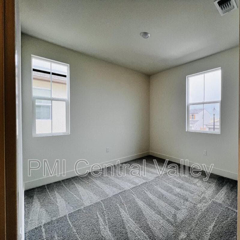 Manteca House: 3275 Hayduke Street