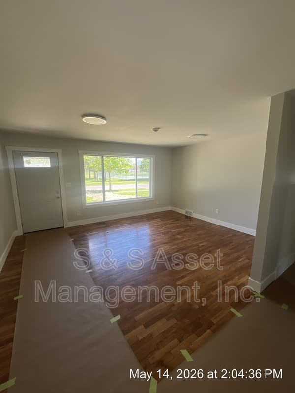 Lansing House: 4106 Stillwell Avenue