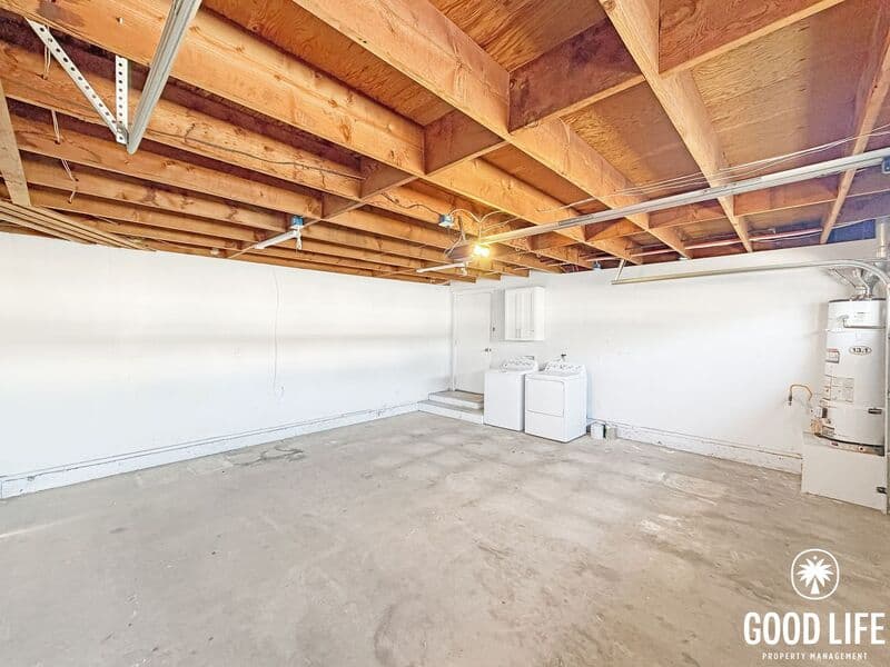 Santee House: 8617 Carlton Oaks Dr