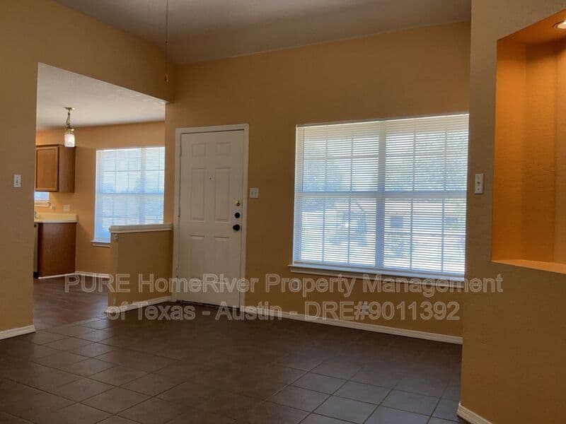 Round Rock Condo: 1001-A Christopher Ave