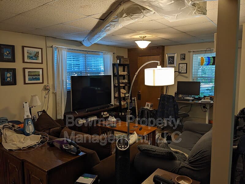 Athens House: 115 Davis Estates Rd