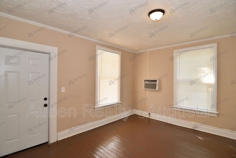Augusta House: 1717 Starnes Street