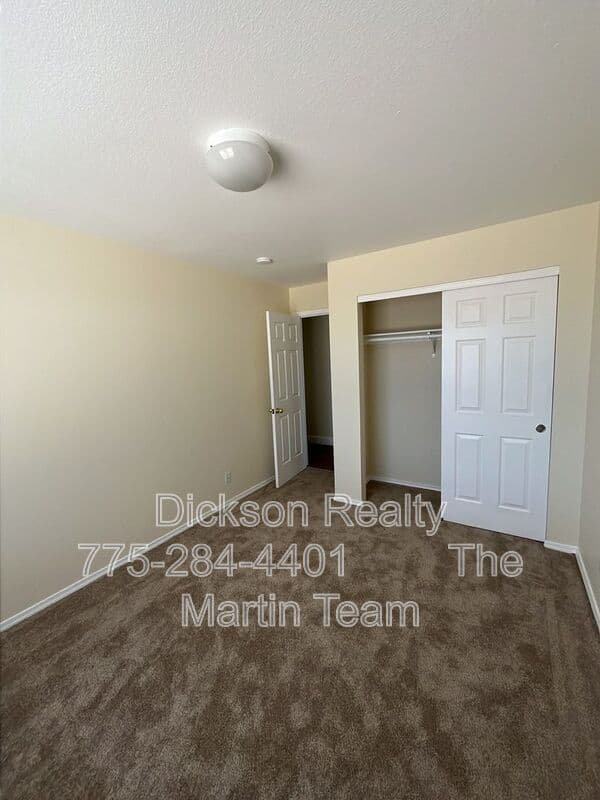 Sparks House: 970 Mercedes Drive