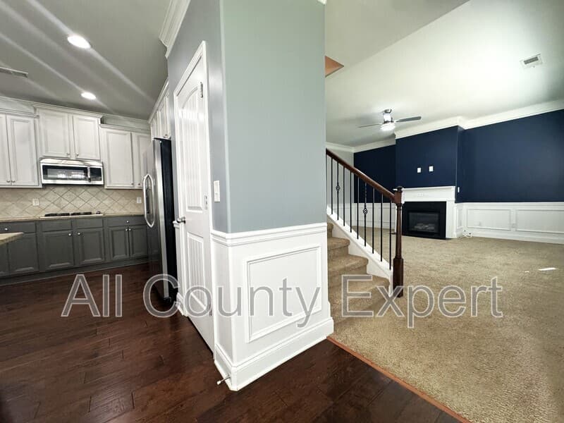 Cumming House: 4215 Hopewell Manor Drive