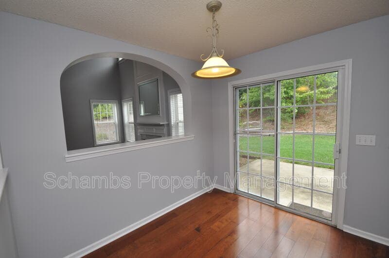 Apex House: 806 Brickstone Dr