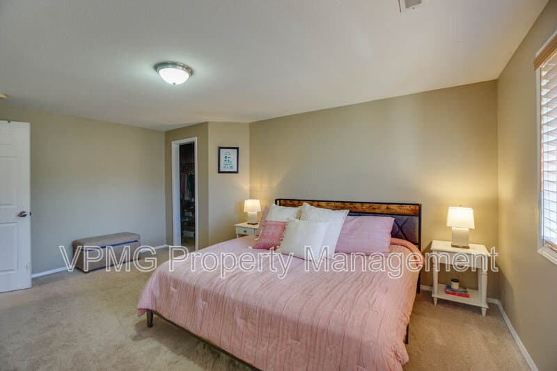 Vancouver House: 8005 Northeast 100th Circle