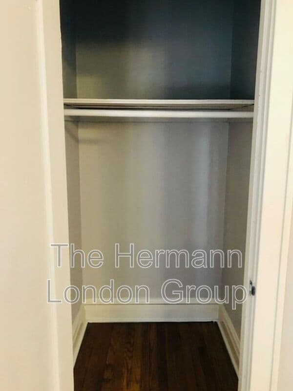 Saint Louis Condo: 4936-4938 Potomac