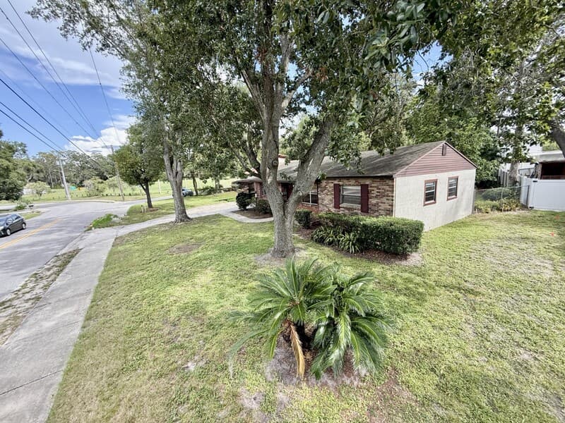 Tampa House: 1502 West Country Club Drive