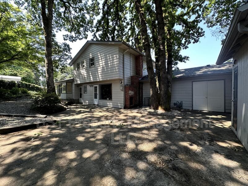 Keizer House: 1458 Greenwood Drive Northeast