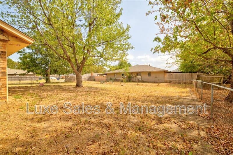 Oklahoma City House: 8302 NW 8th Street
