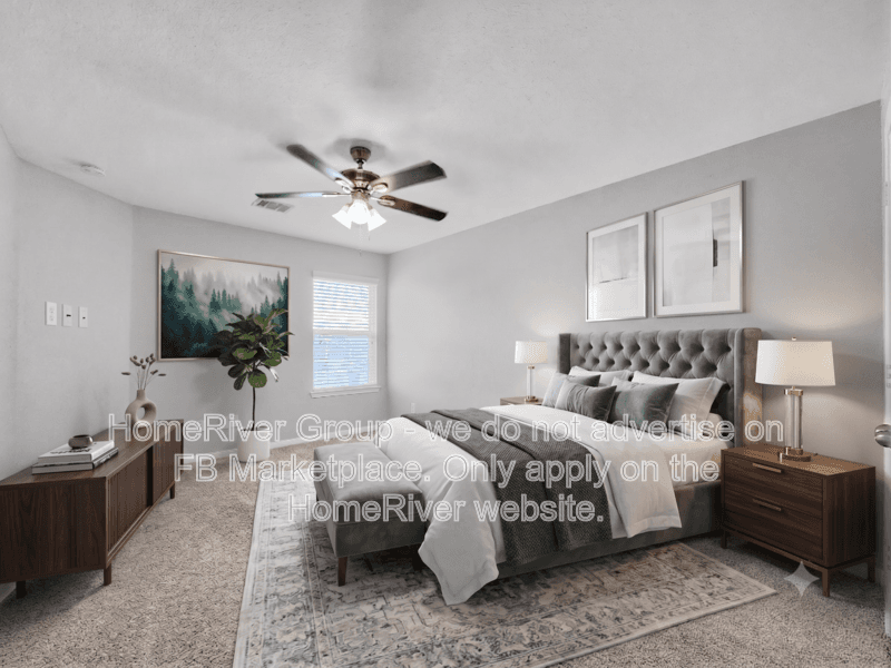 Houston House: 10311 Urban Oak Trl