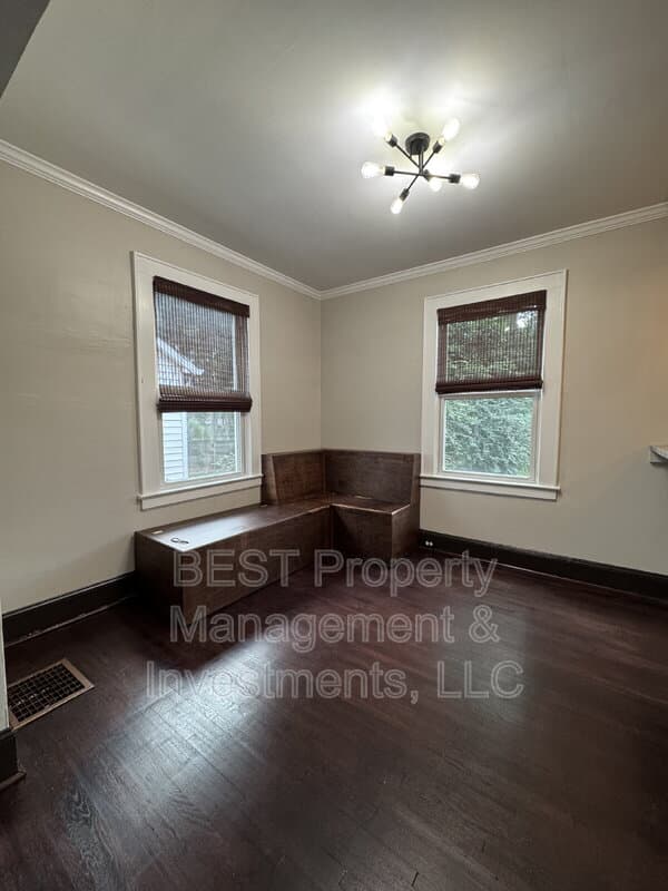 Charlotte House: 2208 Wilmore Drive