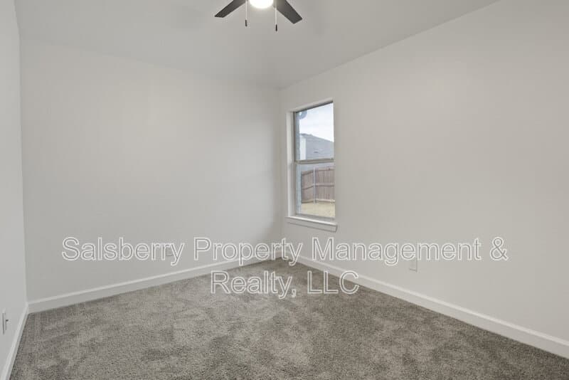 Fort Worth House: 8275 Horse Whisper Lane