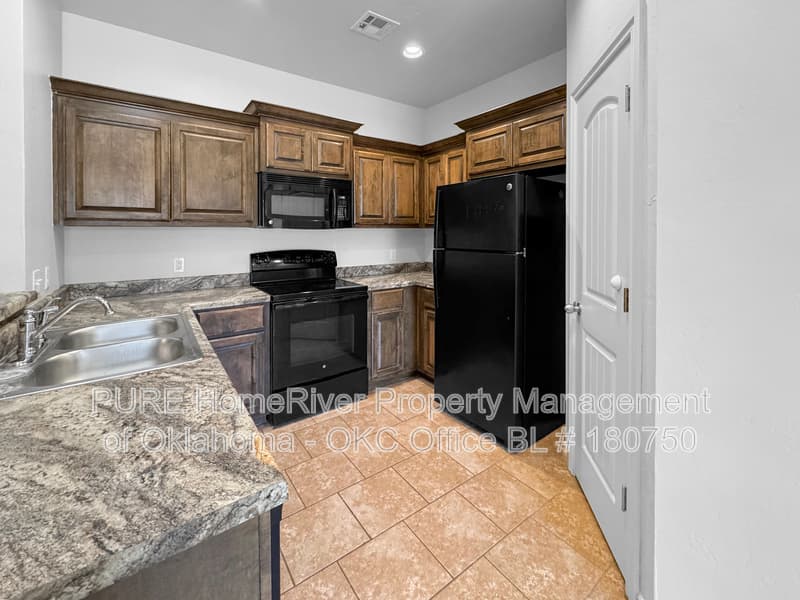 Oklahoma City House: 909 SW 92nd St