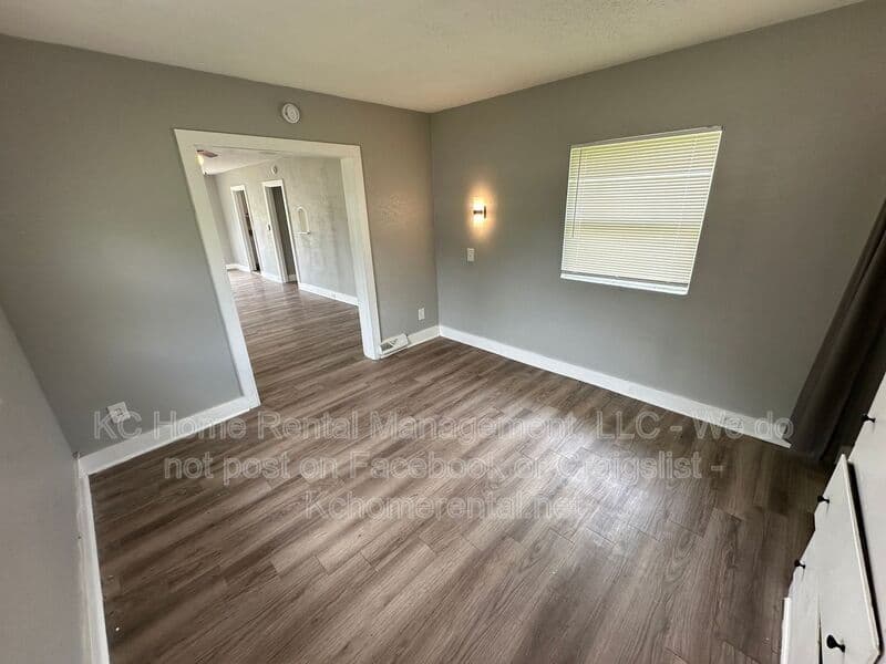 Kansas City House: 7113 N Highland Ave