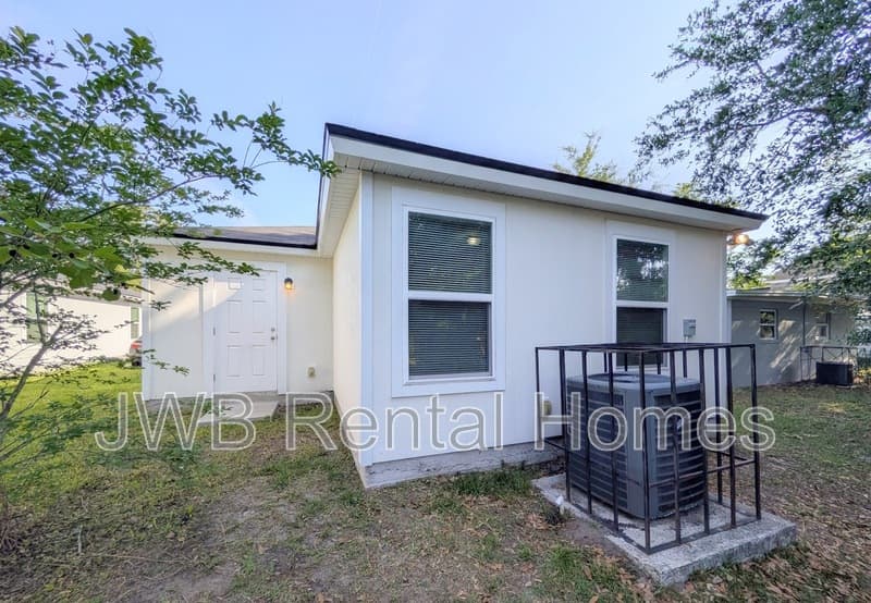 Jacksonville House: 2034 Hartridge St