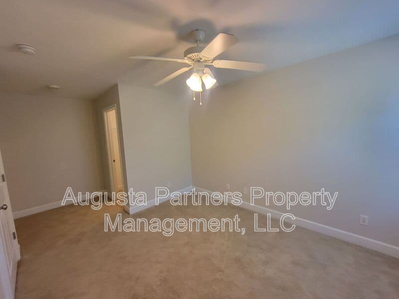 Grovetown House: 392 Bowen Falls