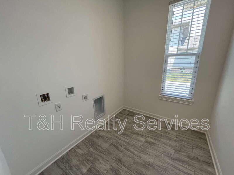 Plainfield House: 9275 Loyola Way