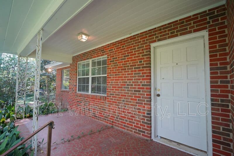 Tallahassee House: 1562 Mitchell Avenue