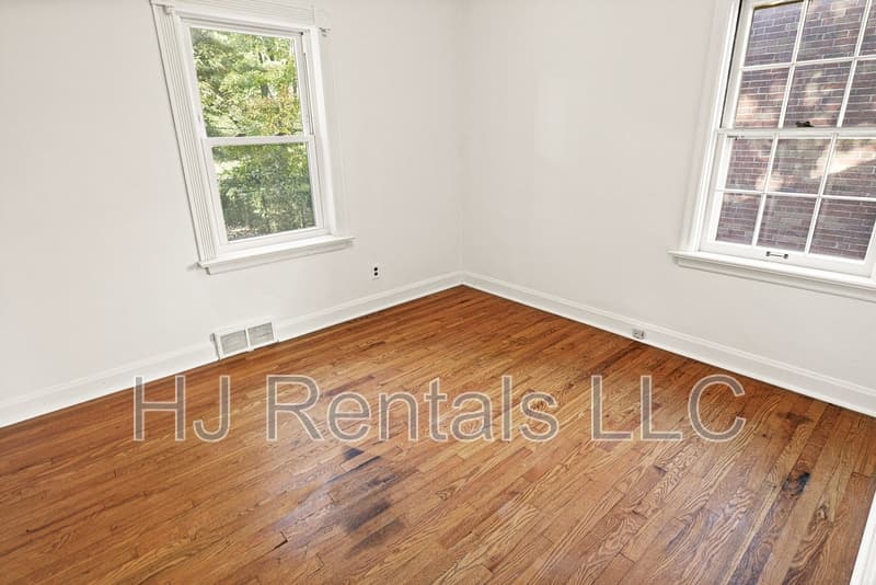 Florissant House: 1305 South New Florissant Road