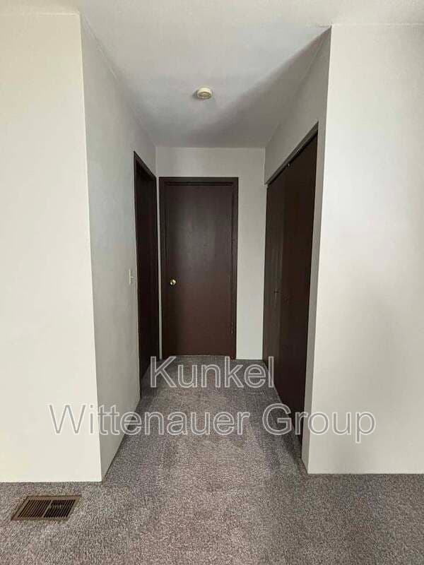 O'Fallon Condo: 419-8 Ponderosa Ave