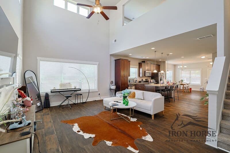 Athens House: 484 Park West Blvd